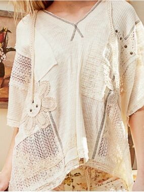 NWOT POL Ivory Crochet Patchwork Short Sleeve Hooded Top